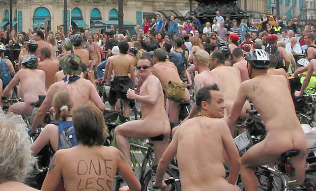 S1-Manifestez-nu-a-velo-contre-la-pollution-auto-le-7-juin-2008-a-Paris-2452