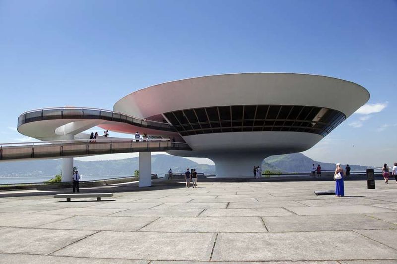 Oscar-Niemeyer_scale_930_620